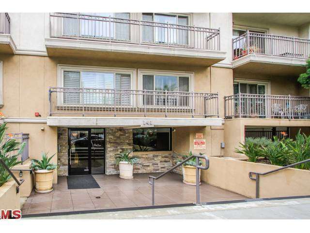 Building Photo - 141 S Clark Dr