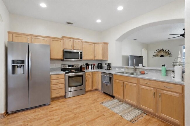 Building Photo - 5810 Hummingbird Ct