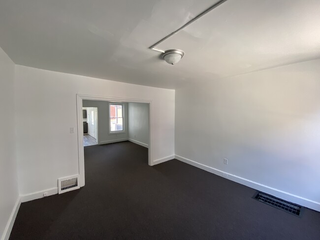 Building Photo - 530 S Duke St