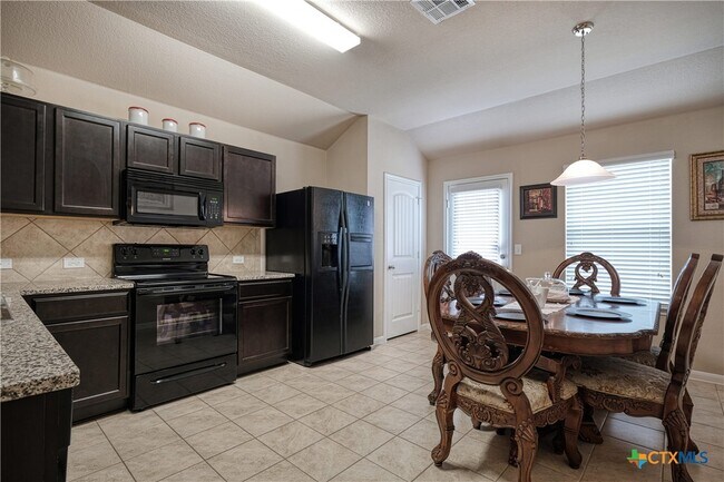 Building Photo - 5821 Roderick Dr