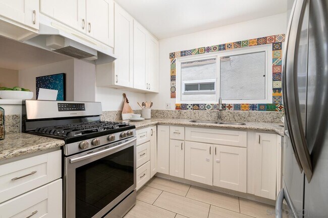 Building Photo - 2738 Erie St