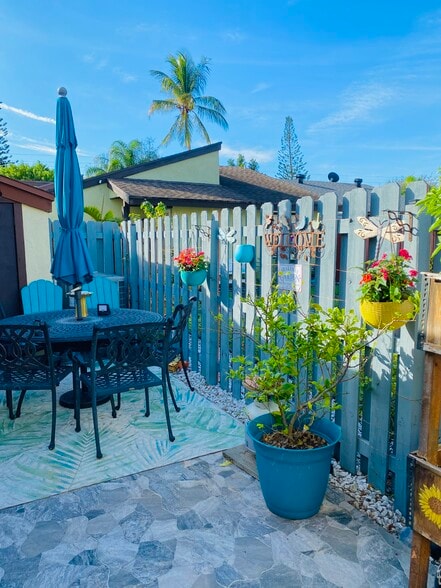 Building Photo - 4938 Alder Dr