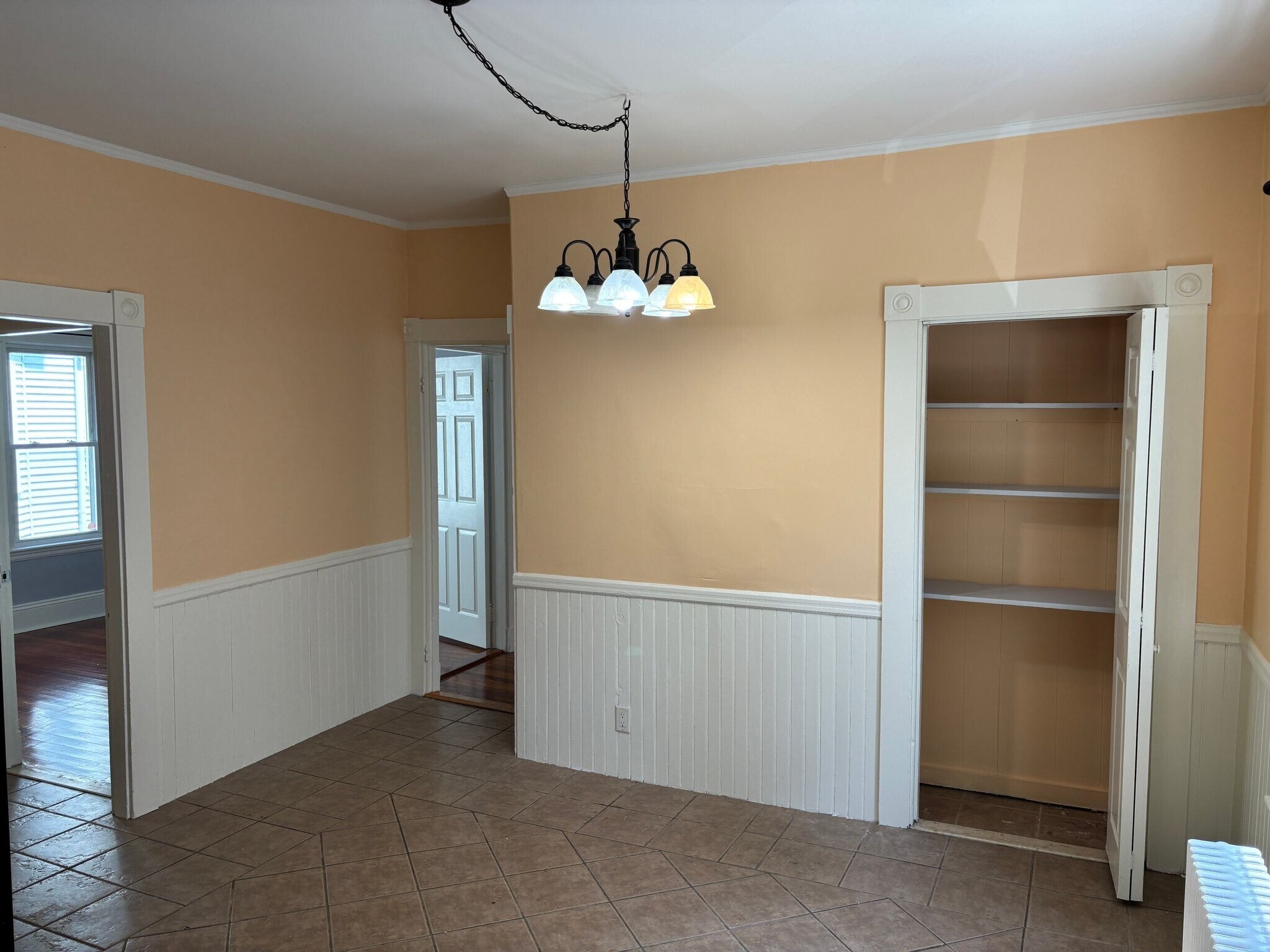 Building Photo - 523 Cottage St