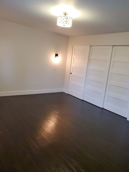 Large primary bedroom 1 - 8105 Spur Ct NW