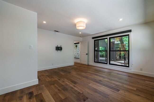 Building Photo - 3514 Hillbrook Dr