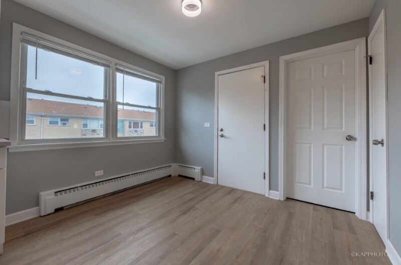 Building Photo - 4600 N Sayre Ave