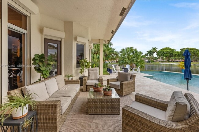 Building Photo - 2589 Mayfair Ln