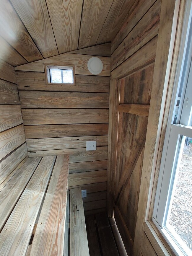 Building Photo - 2be/1ba House in the Heart Of Carrboro with Gym & Sauna