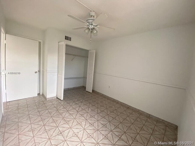 Building Photo - 995 SW 84th Ave