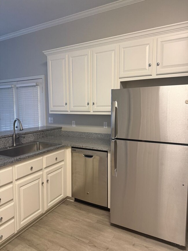 Building Photo - 3 Bedroom, 2 Bathroom - Florence, AL * Forest Hills Community *