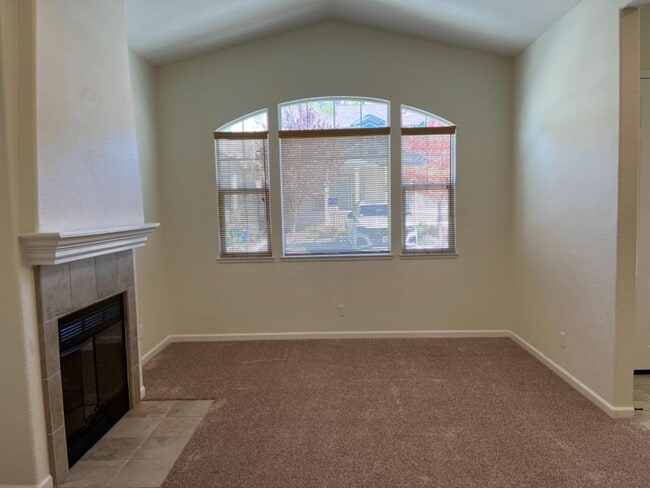 Building Photo - 15 Josefa Way