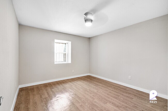 Building Photo - 1800 Patton Ln