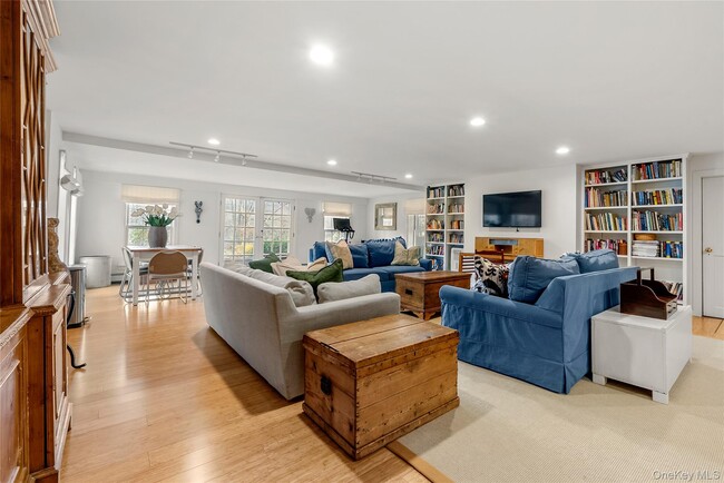 Building Photo - 448 Long Ridge Rd