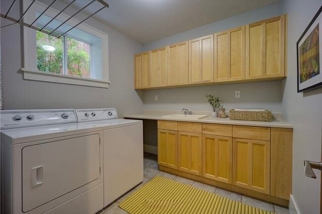 Building Photo - Magnolia Home