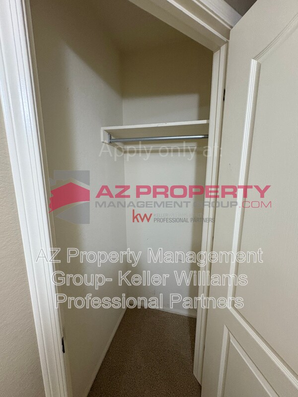 Building Photo - 15745 W Latham St