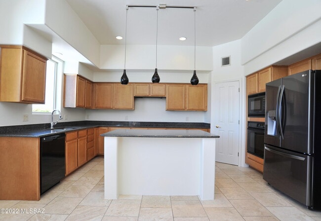 Building Photo - 12866 N High Hawk Dr