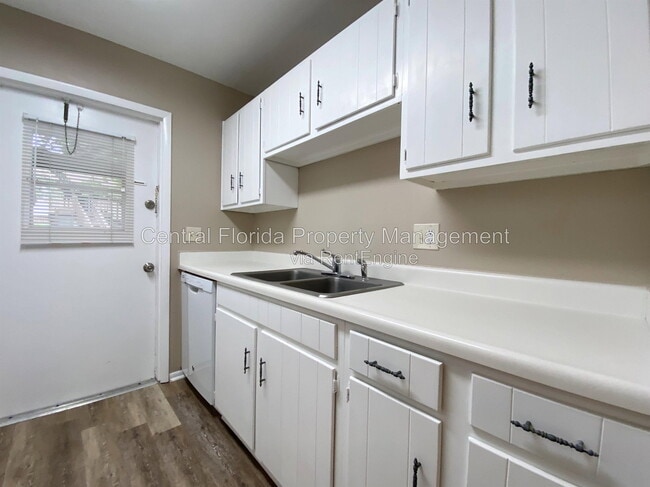 Building Photo - 5313 Hansel Ave