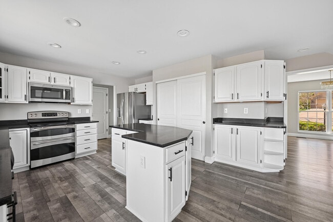 Building Photo - 3947 Buckhill Dr