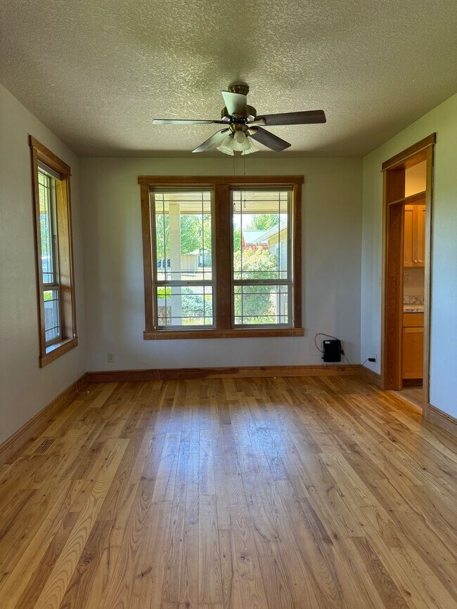 Building Photo - Make this beautiful country home yours! Our home is available for immediate rent.