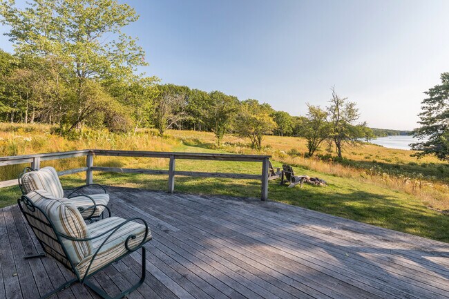 Building Photo - 378 Mill Rd