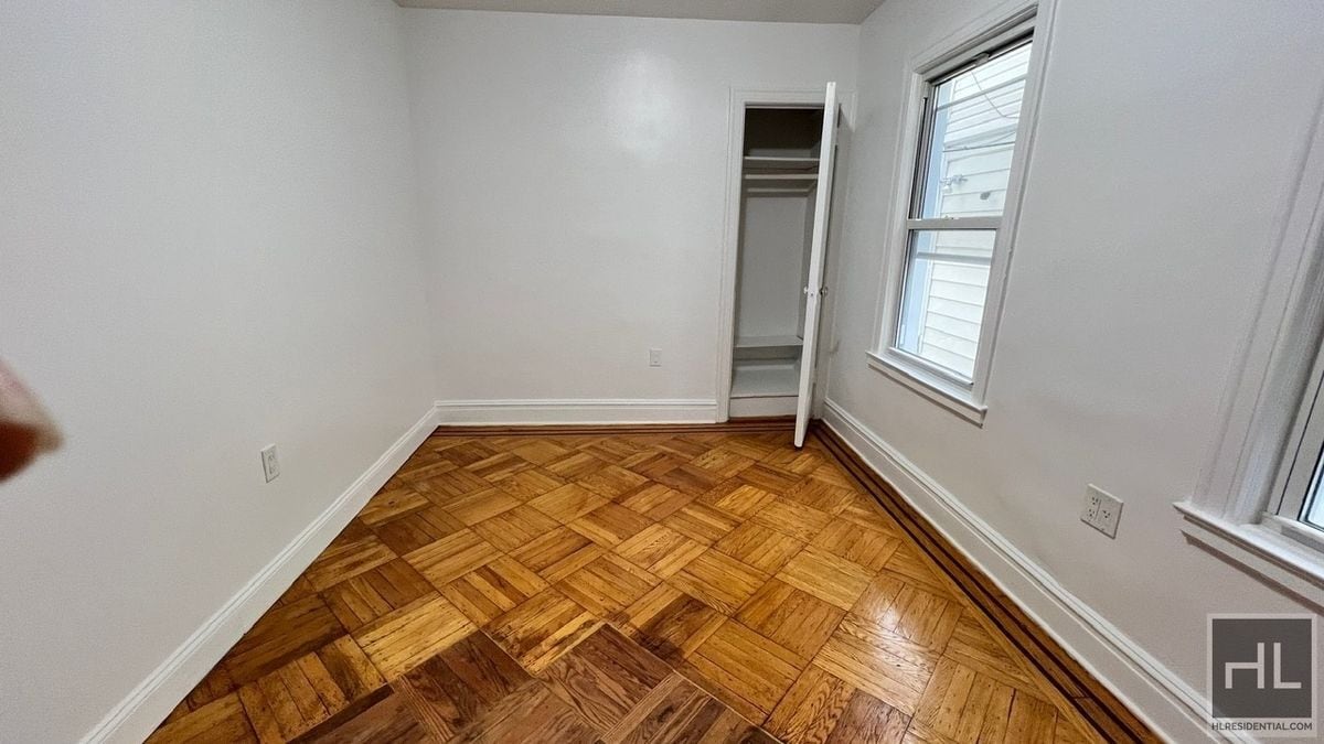 Building Photo - 718 E 39th St