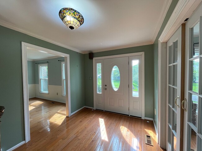 Building Photo - 3 Fox Chase Ln