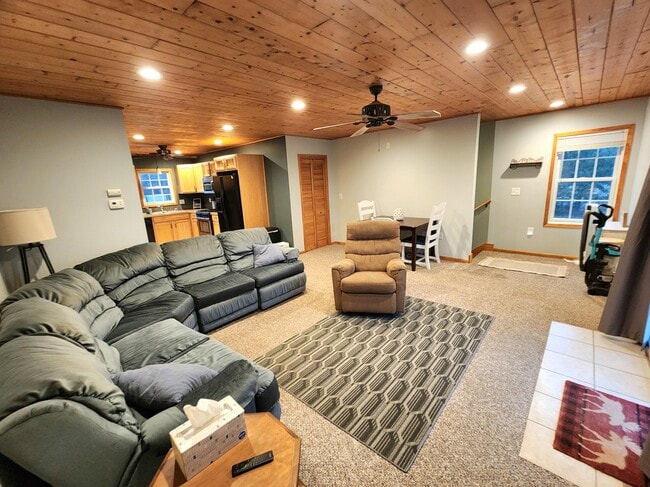 Building Photo - 6039 Morris Lake Rd