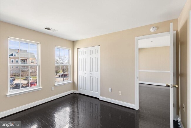 Building Photo - 1031 Gardenview Loop