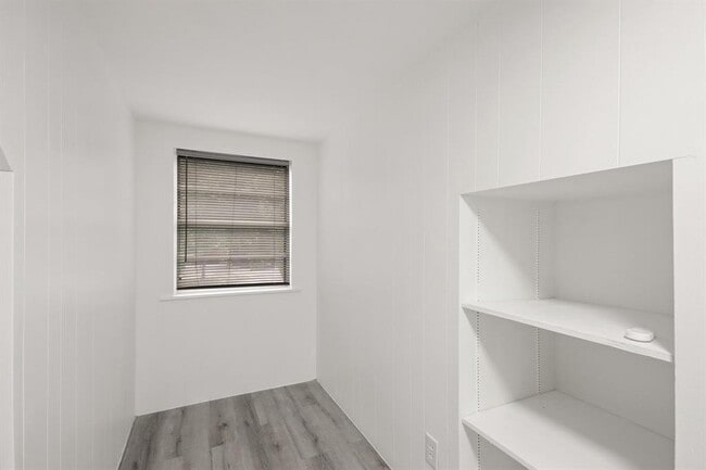 Building Photo - 222 Camp Lillie Rd