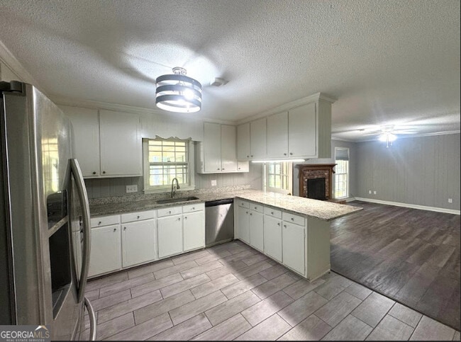 Building Photo - 427 Meadowlark Dr