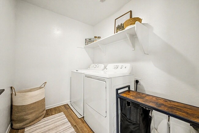 Building Photo - 7598 W Smoketree Dr