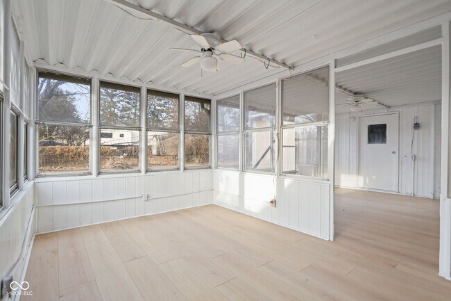 Building Photo - 8856 Moll Dr