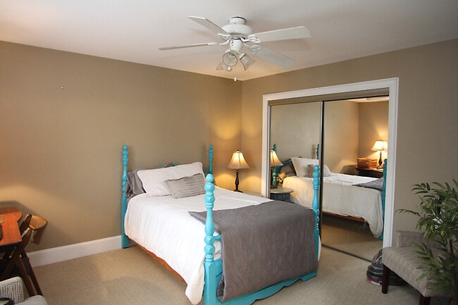 Building Photo - Village District 2-Bedroom Condo - Walkable to Shopping + Dining!