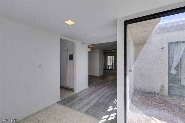 Building Photo - 3452 Pino Cir