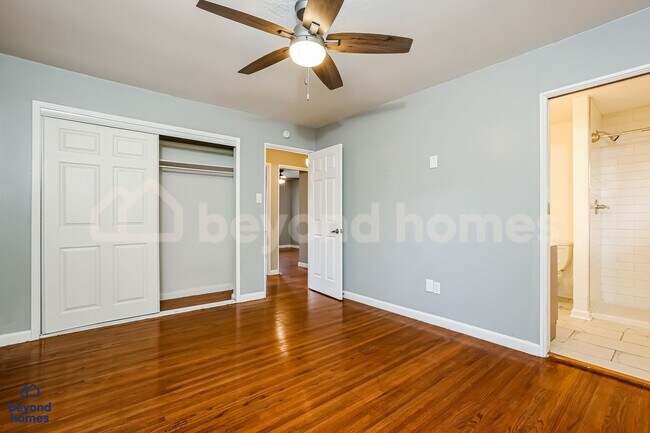 Building Photo - 1923 Biscayne Dr