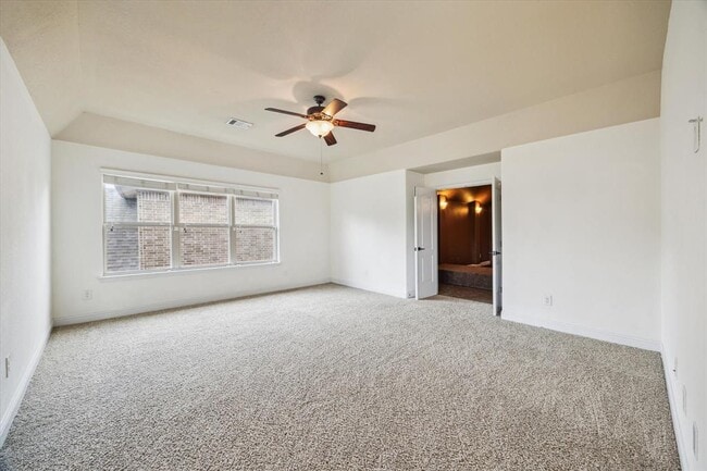 Building Photo - 27 Tioga Pl