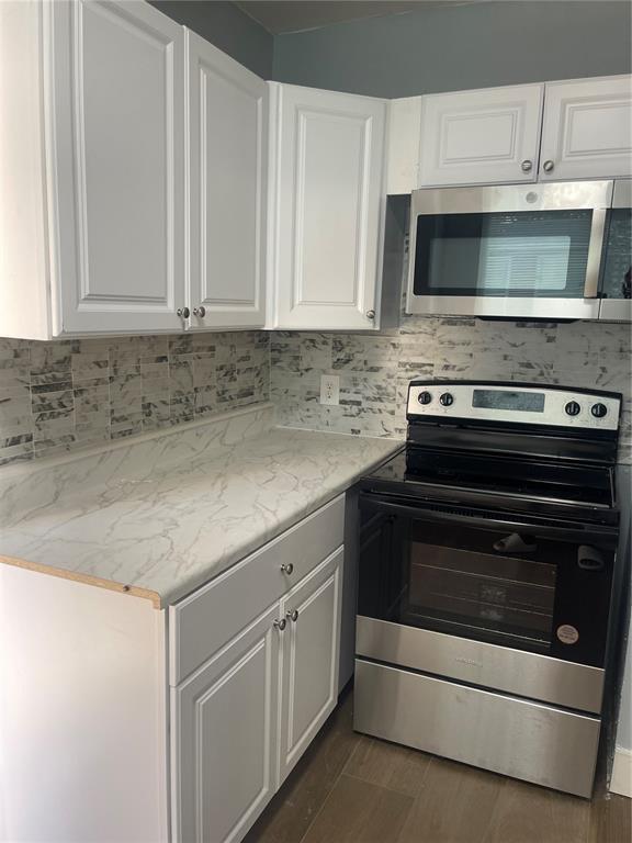 Building Photo - 735 18th St S