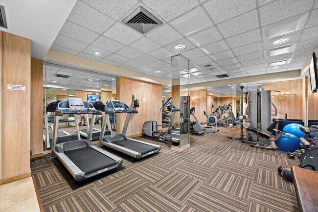 Building Photo - 2860 S Ocean Blvd