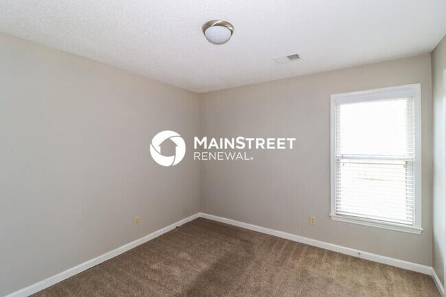 Building Photo - 4 Bedroom Pet-Friendly Home in Cordova, TN with Main Street Renewal