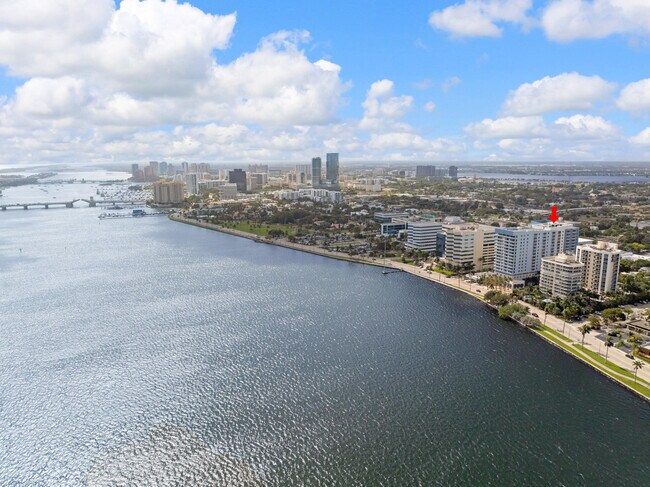 Building Photo - 1551 N Flagler Dr