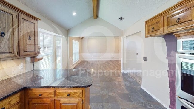 Building Photo - 1217 Babbling Brook Dr