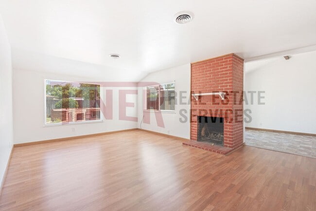 Building Photo - 3413 Windsor Dr