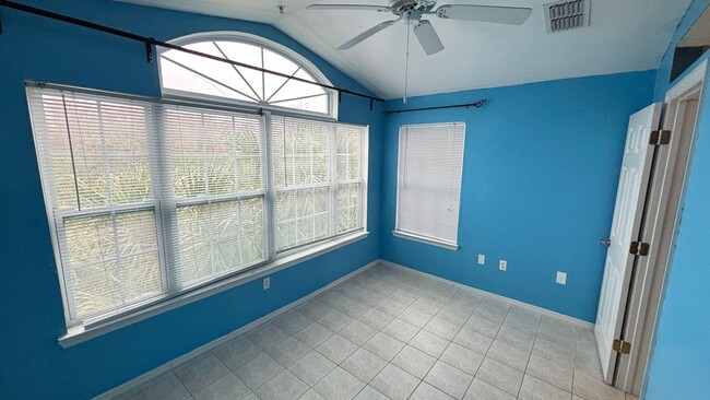 Building Photo - Two Bedroom, One Bath in Orlando - Priced ...