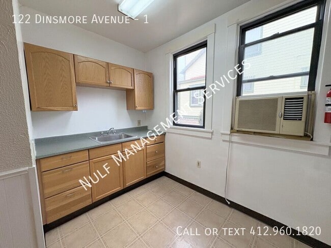 Building Photo - 122 Dinsmore Ave