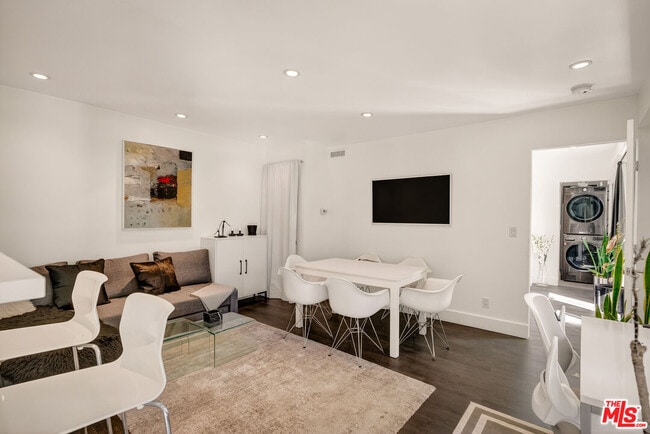 Building Photo - 2388 Kimridge Rd