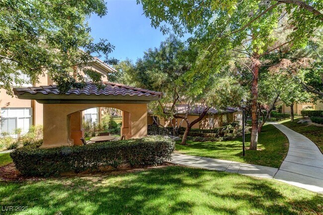 Building Photo - 1713 Sky of Red Dr