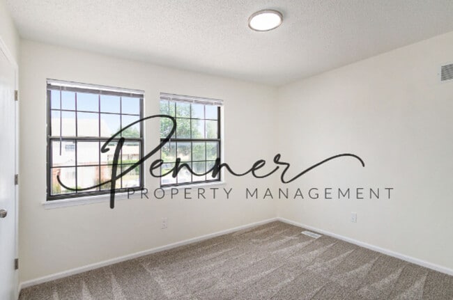 Building Photo - 1711 SW PARKRIDGE Dr