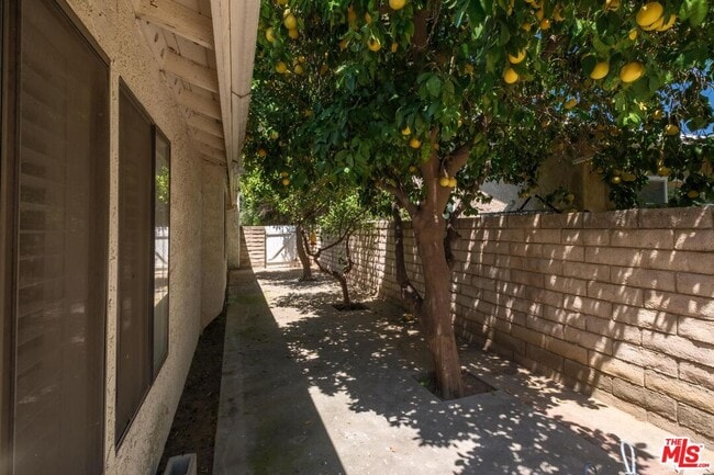 Building Photo - 7652 Quimby Ave