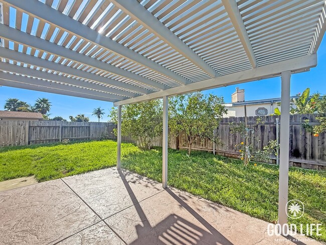 Building Photo - Beautiful 3Bd/2Ba Home With A 2 Car Garage Located In Mira Mesa!