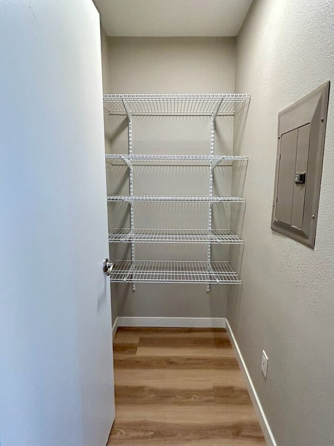 Building Photo - New Holly Townhouse
